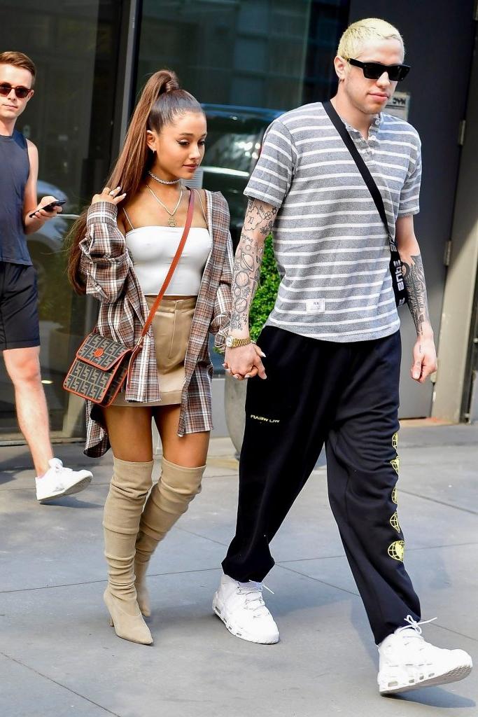19P Ariana Grande Sexy