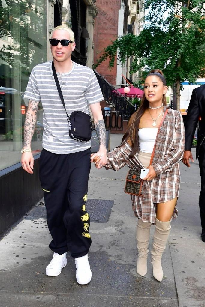 19P Ariana Grande Sexy