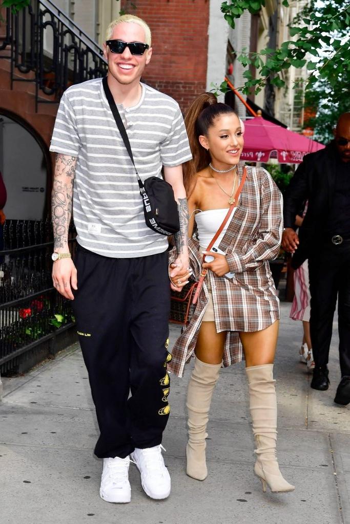 19P Ariana Grande Sexy