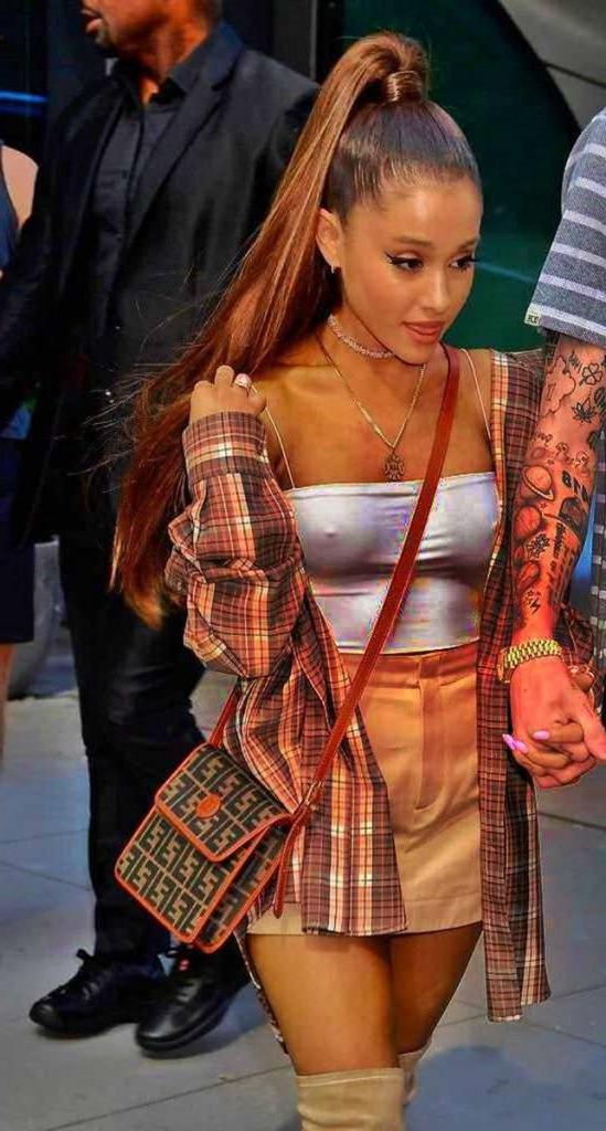 19P Ariana Grande Sexy
