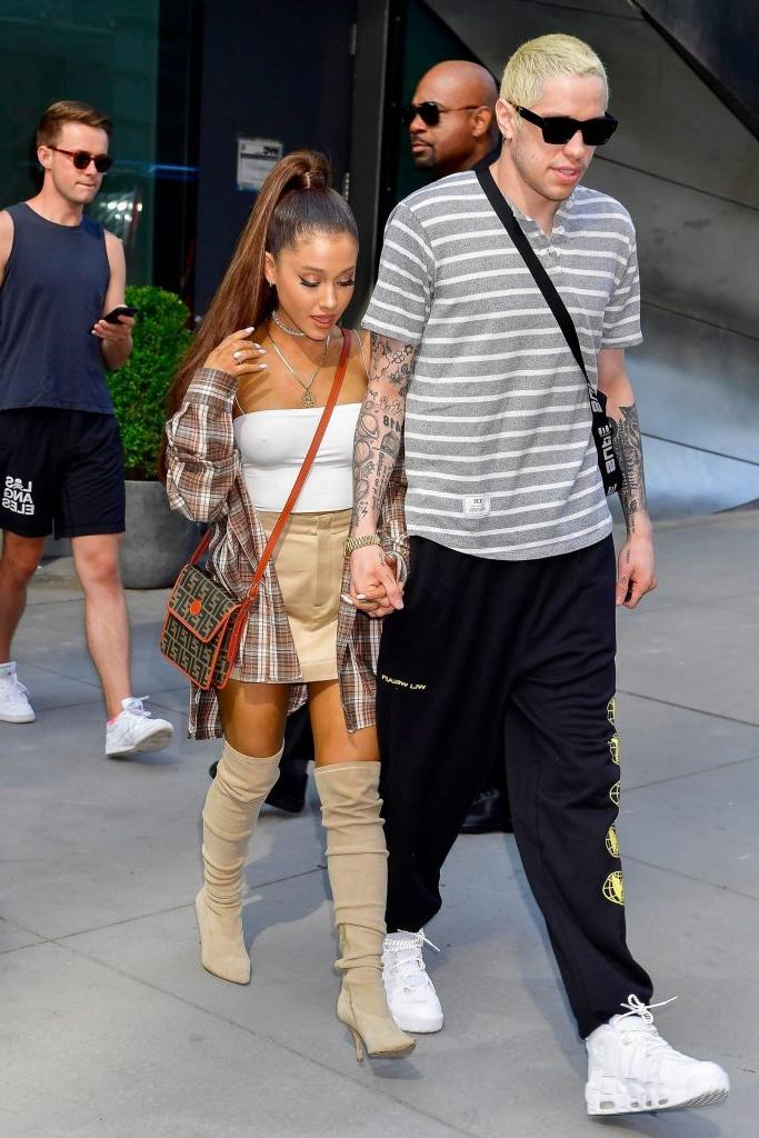 19P Ariana Grande Sexy