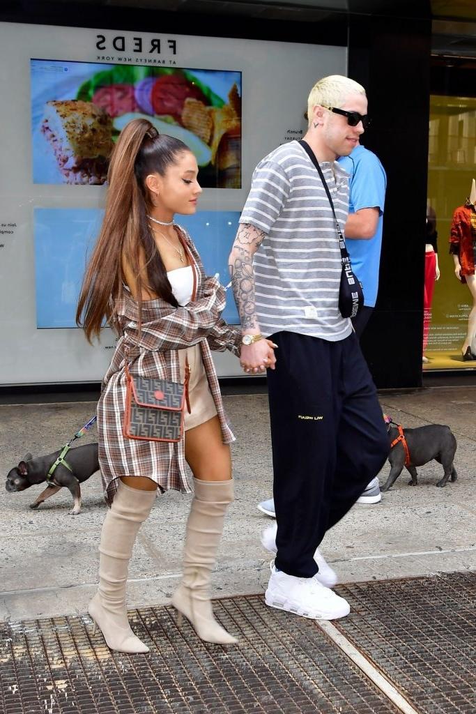 19P Ariana Grande Sexy