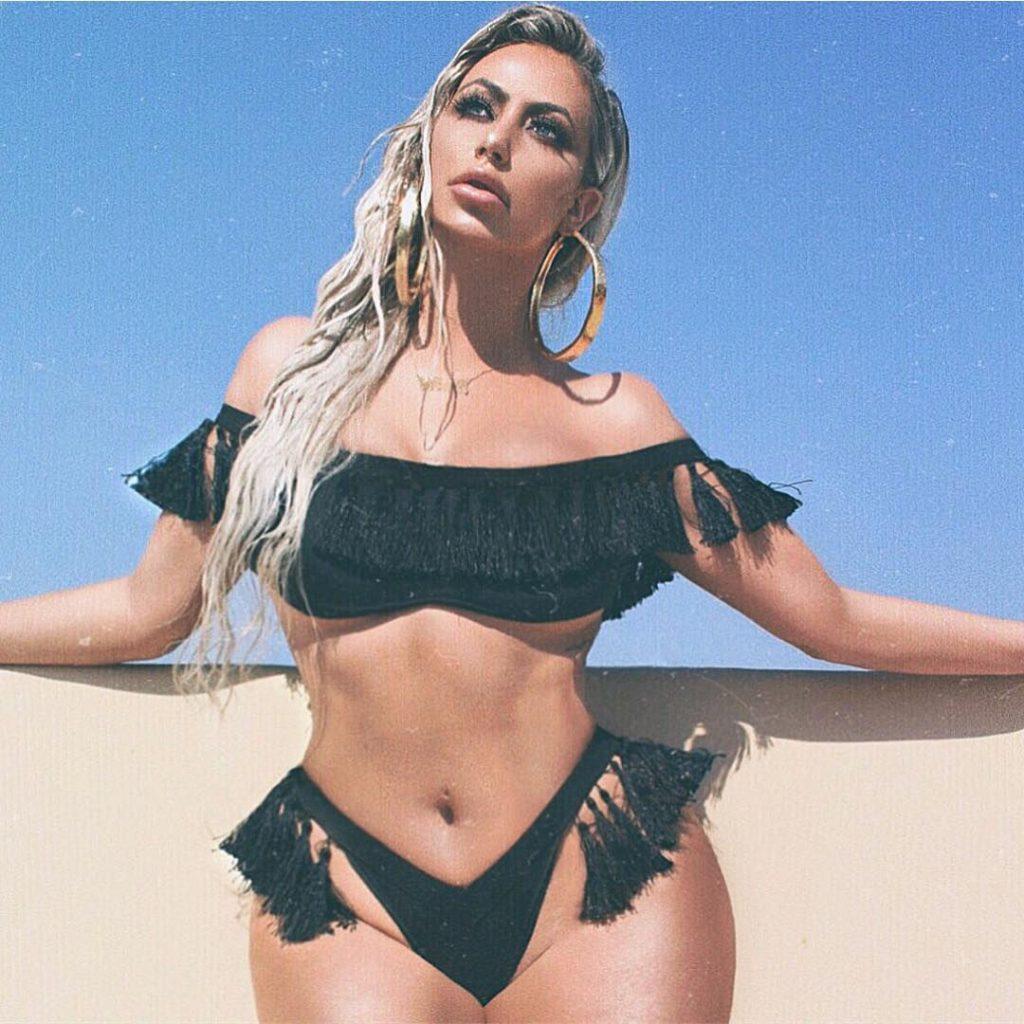 25P Aubrey O’Day Sexy