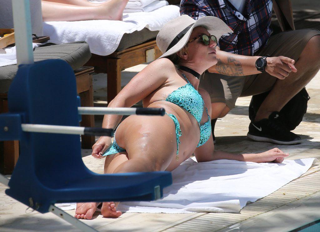 25P Britney Spears Sexy