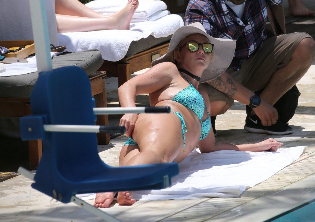 25P Britney Spears Sexy