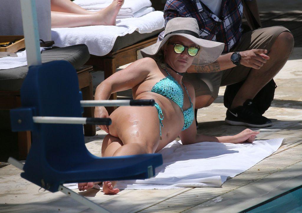 25P Britney Spears Sexy