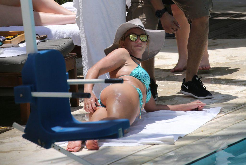 25P Britney Spears Sexy