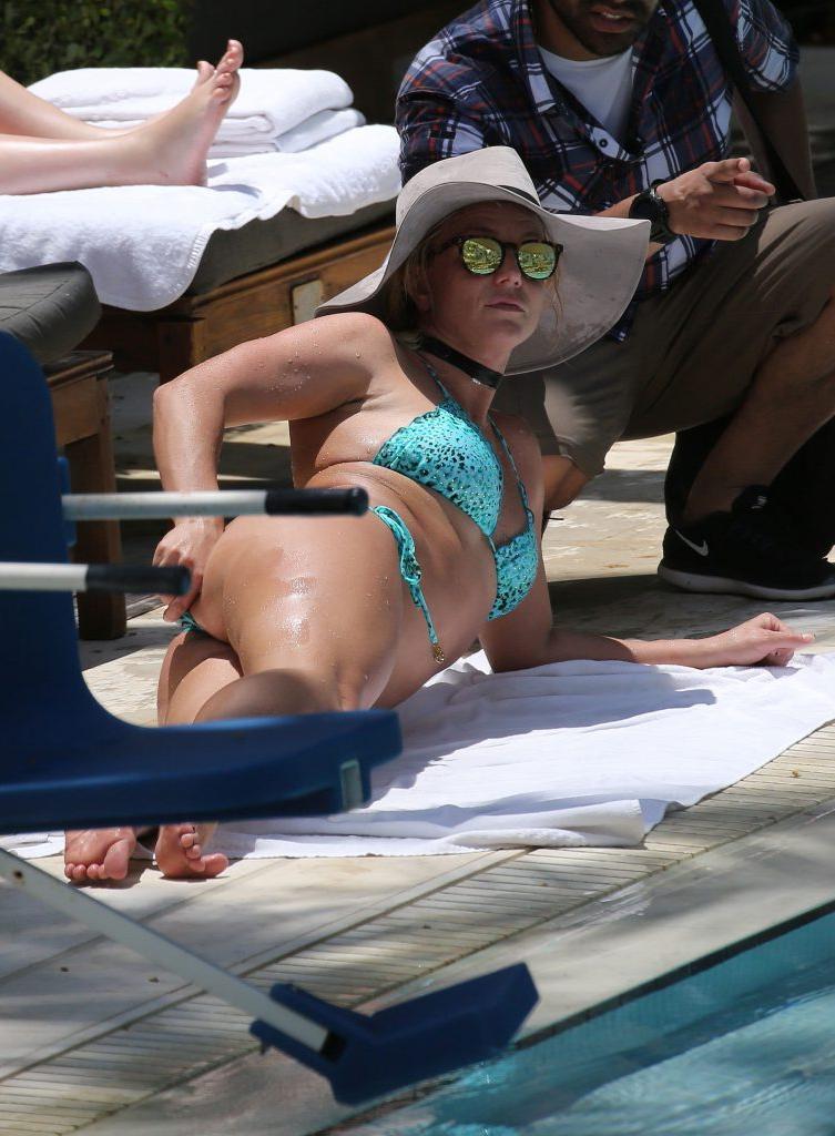 25P Britney Spears Sexy