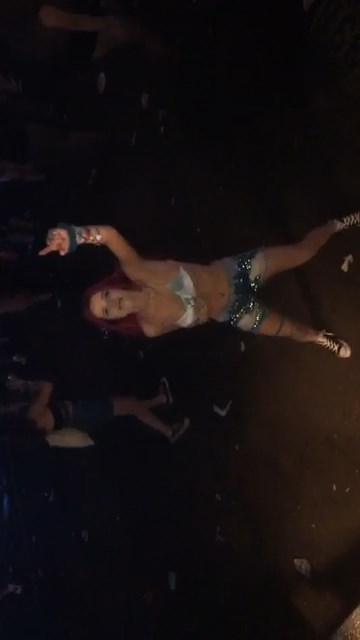 25P Dani Thorne & Bella Thorne Sexy