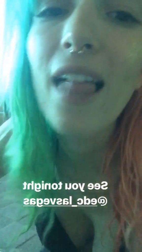 25P Dani Thorne & Bella Thorne Sexy