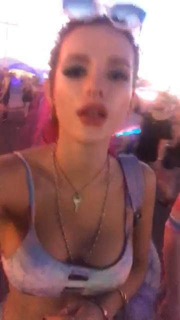 25P Dani Thorne & Bella Thorne Sexy
