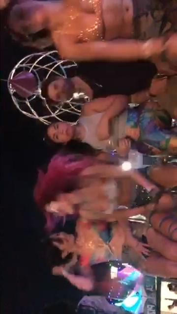 25P Dani Thorne & Bella Thorne Sexy