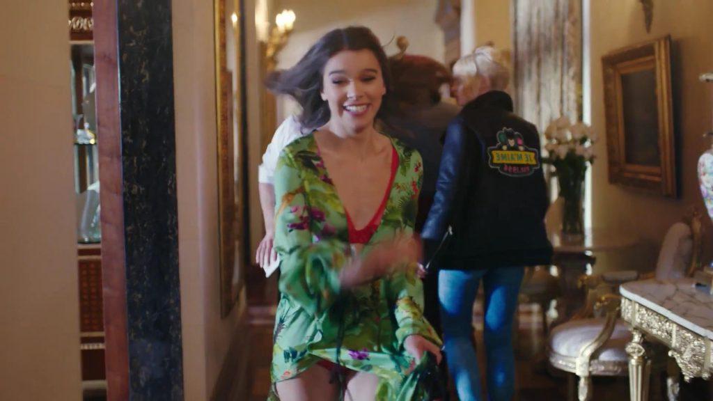25P Hailee Steinfeld Sexy