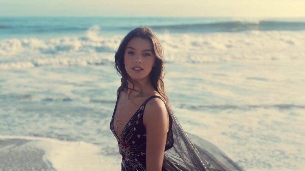 25P Hailee Steinfeld Sexy