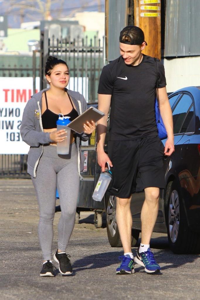 13P Ariel Winter Cameltoe