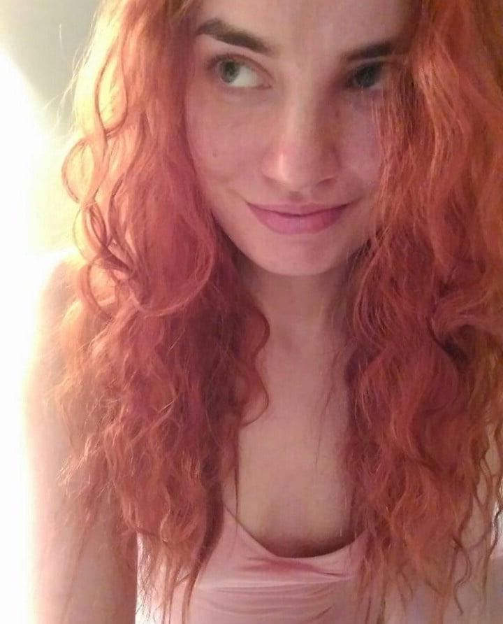 25P I wanna Fuck this Slut so bad