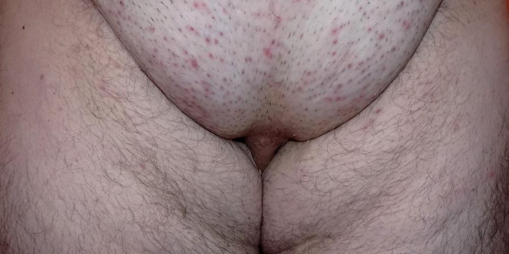 8P My pussy and my asshole want a big and hard cock to fuck me.