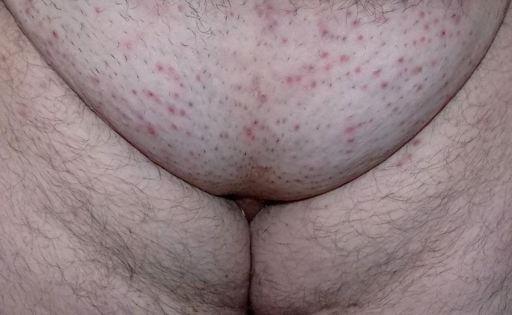 8P My pussy and my asshole want a big and hard cock to fuck me.