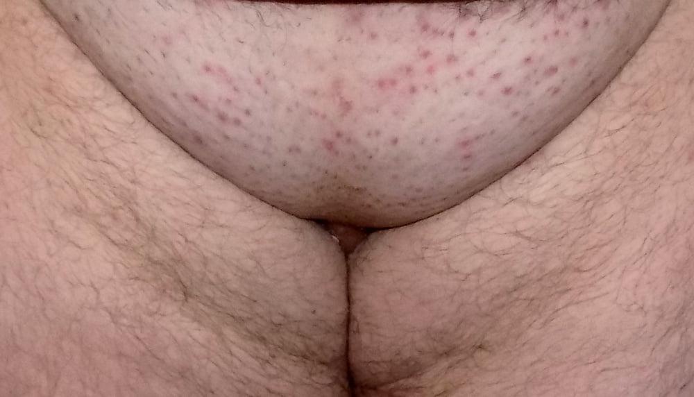 8P My pussy and my asshole want a big and hard cock to fuck me.