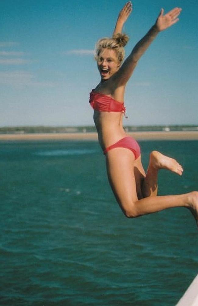 25P Margot Robbie Fit As Fuck