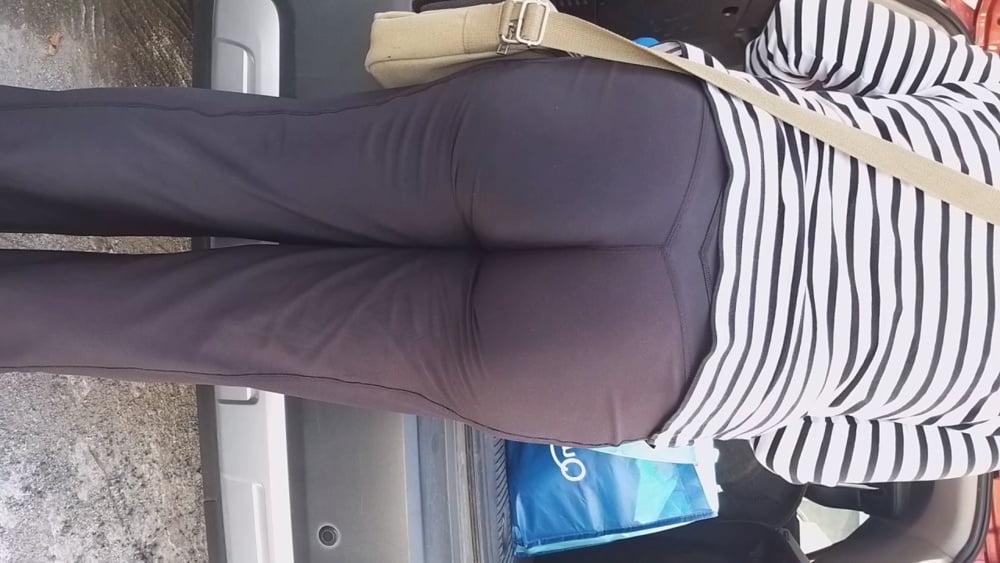 22P Cameltoe and nice body