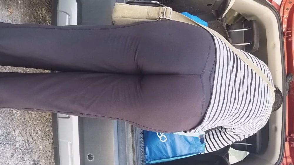 22P Cameltoe and nice body