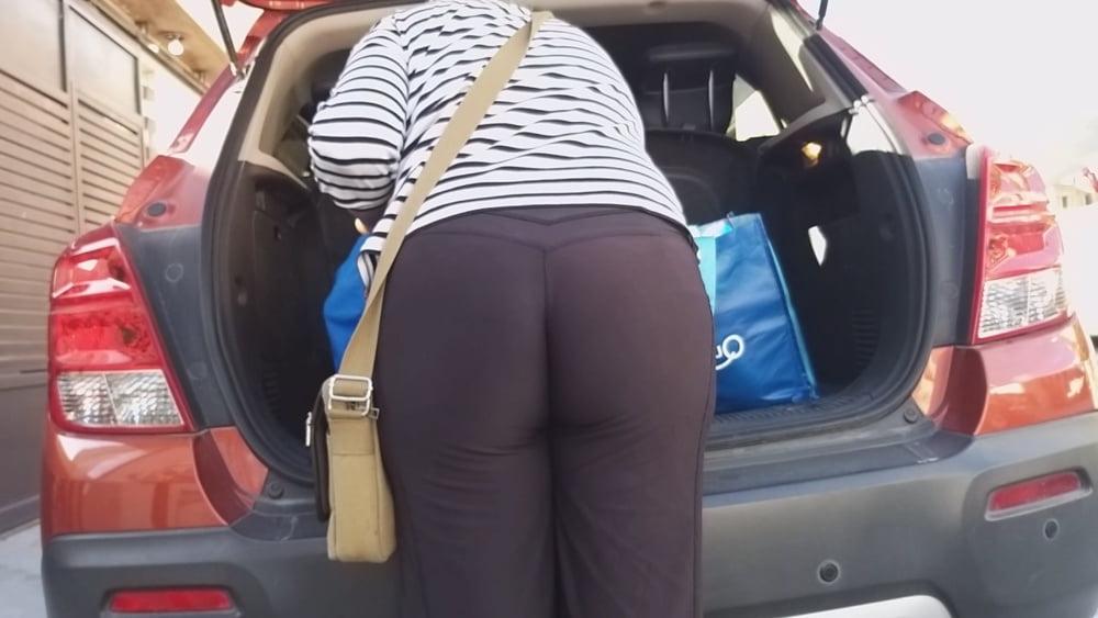 22P Cameltoe and nice body