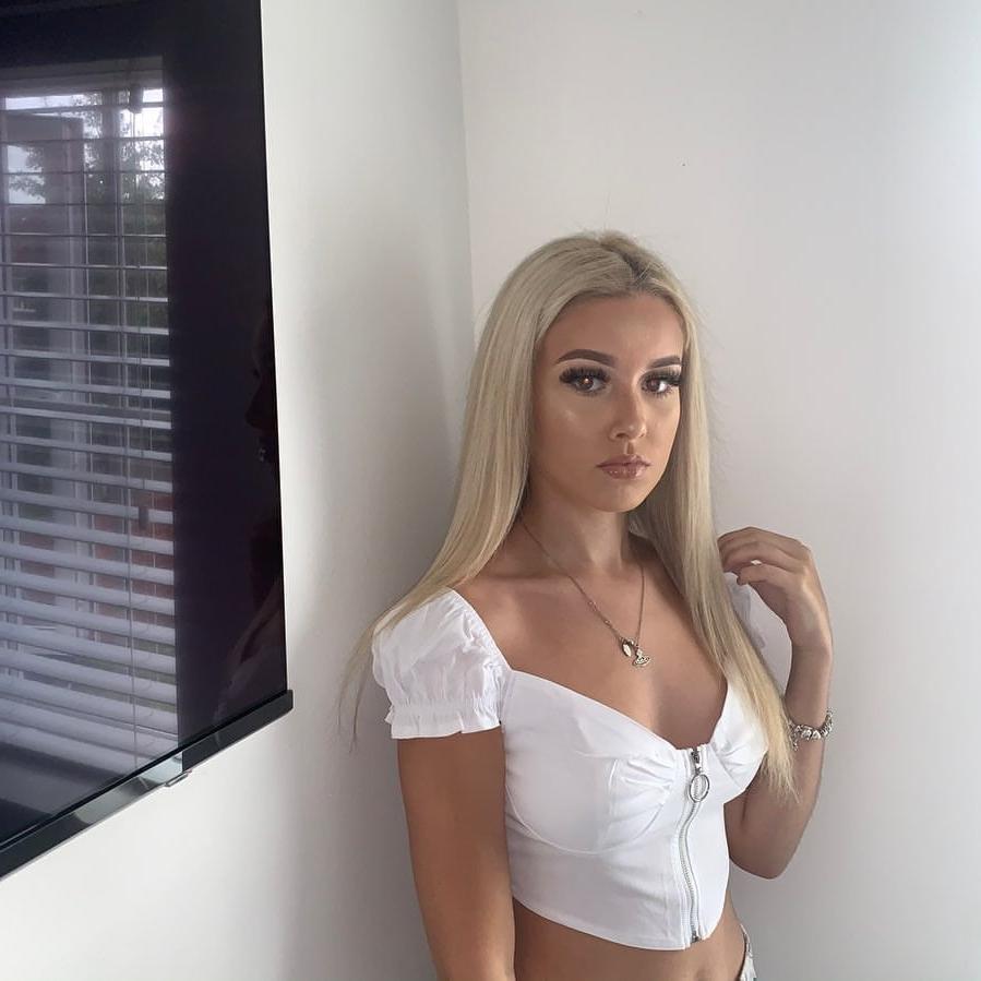 25P Blonde fuck pig Sade
