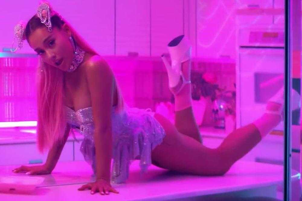 25P Ariana Grande Fit As Fuck 2