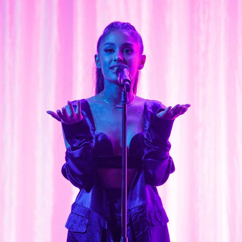 25P Ariana Grande Fit As Fuck 2