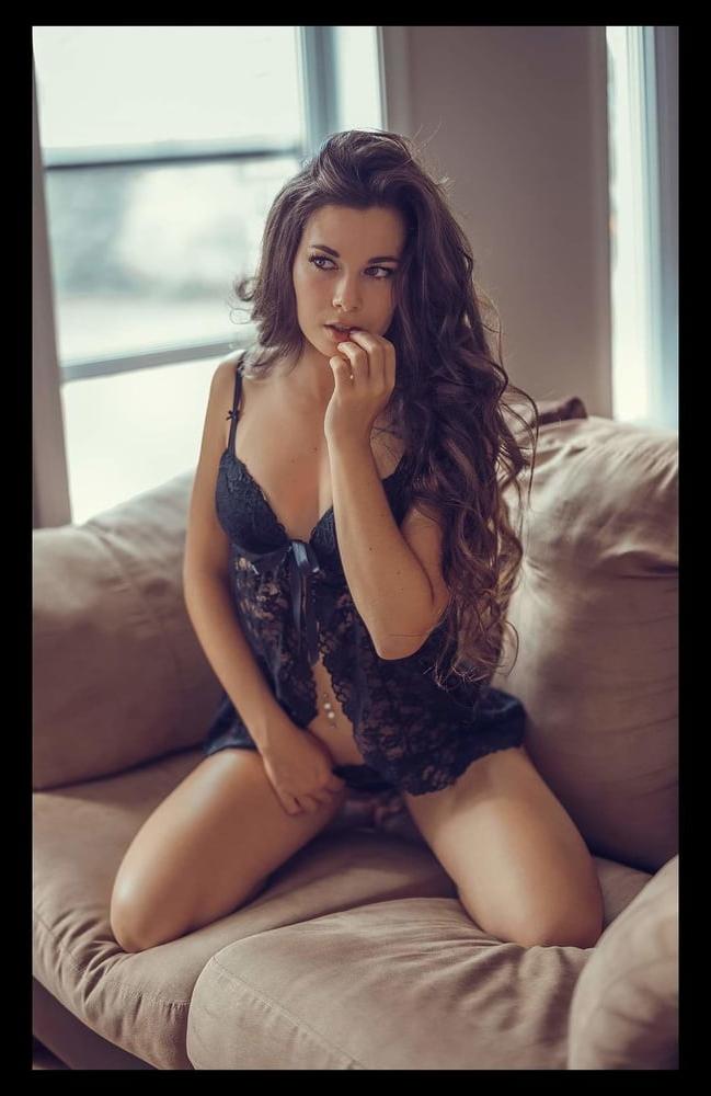 21P Canadian erotic full models-13