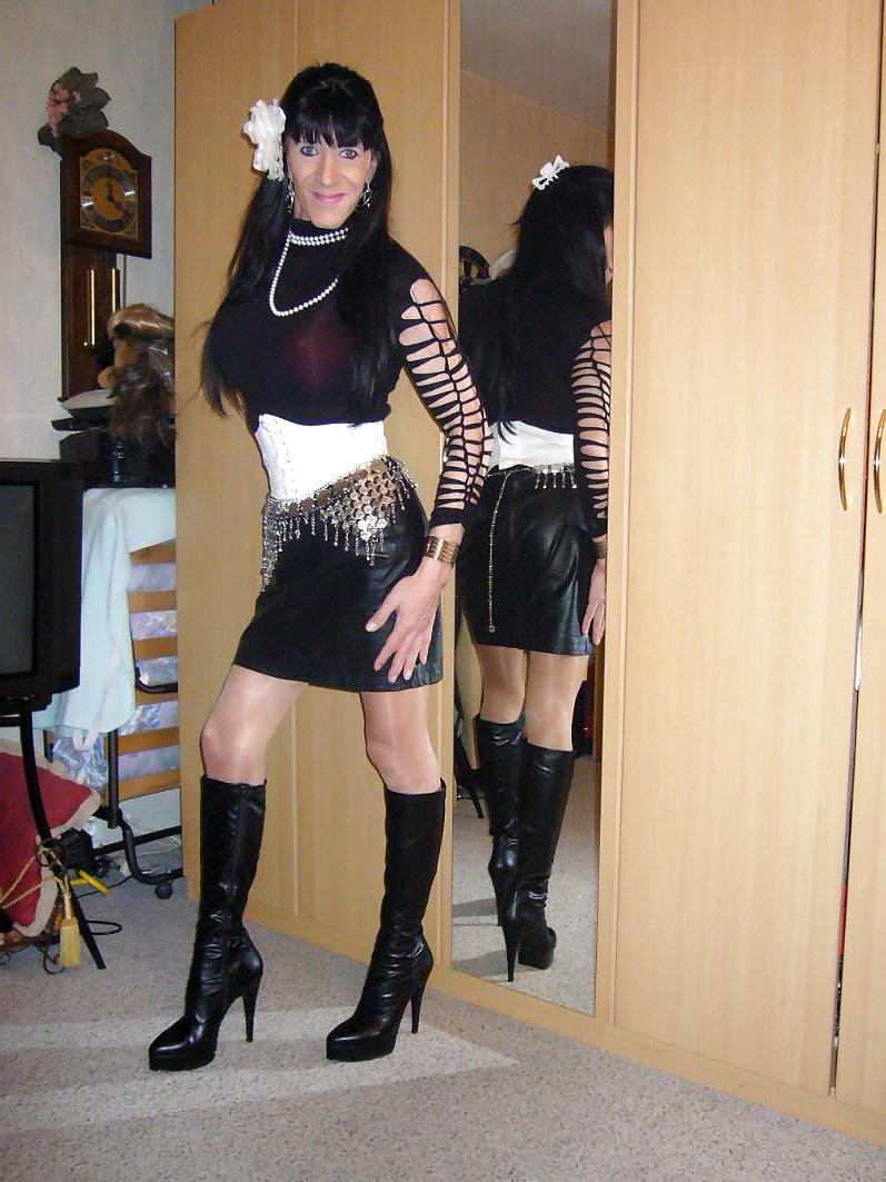 20P Domina Lady Chanthal