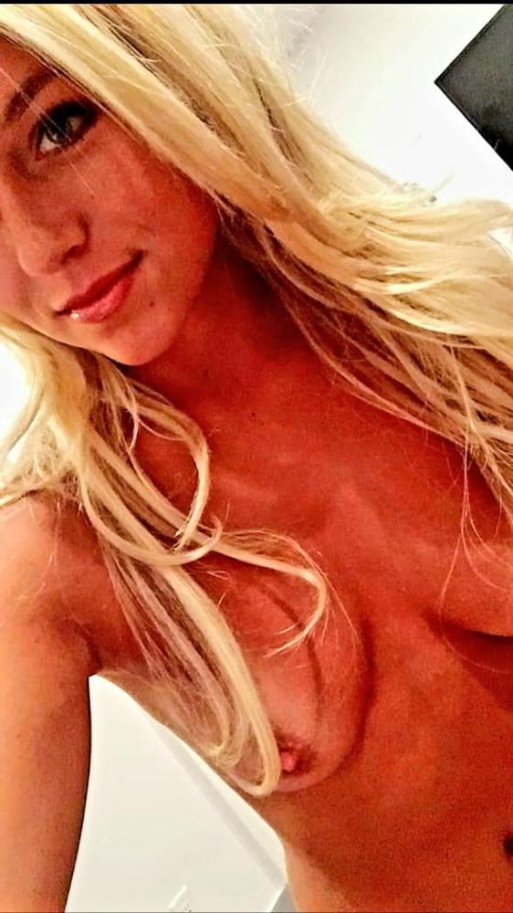 25P Epic selfies 2. Sexy as fuck
