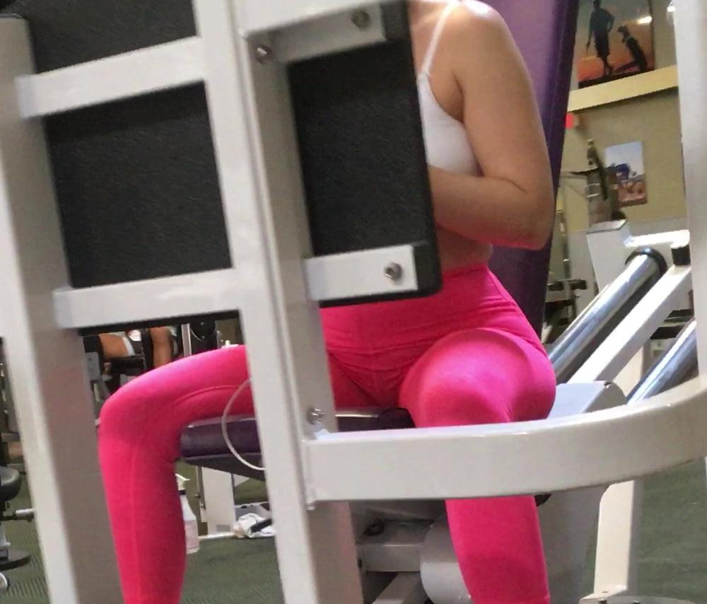 10P Blonde bombshell in gym part 2
