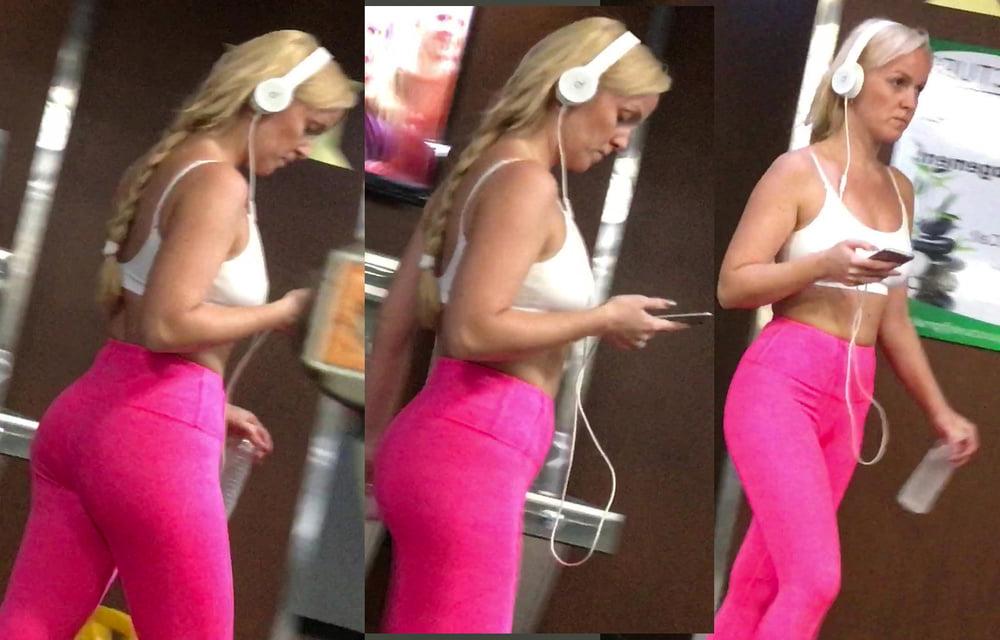 10P Blonde bombshell in gym part 2