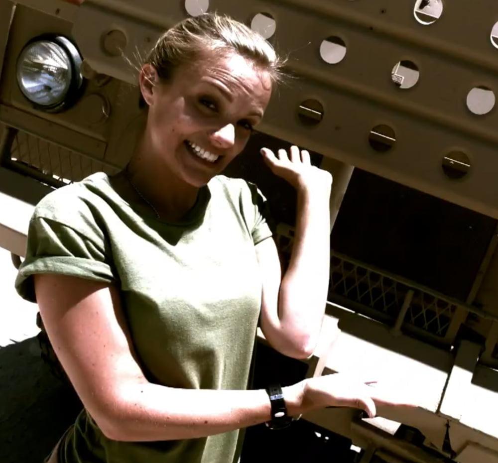 25P Laura Aikman Fit As Fuck