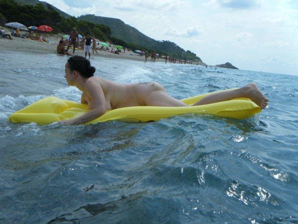 25P Nudist Holiday Photos 2015 naturist