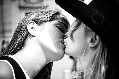 21P Lesbians!
