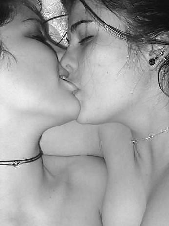 21P Lesbians!