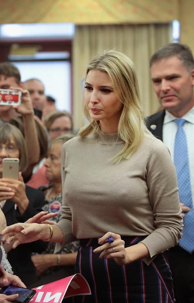 22P i love ivanka trump bitch!