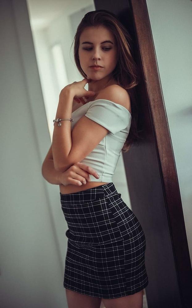 25P Canadian erotic full models-12
