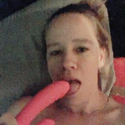 19P Dutch teen fucking her vibrator