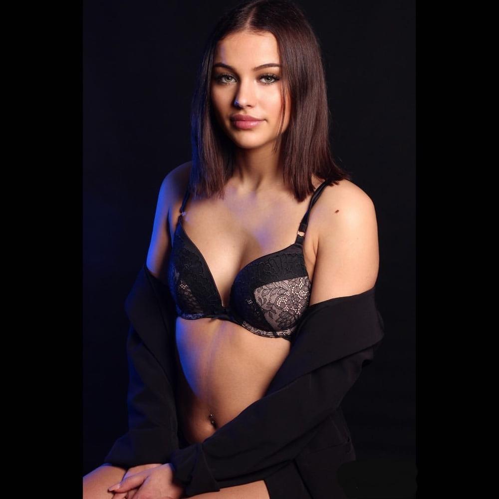 25P Beautiful Dutch Amateur Models