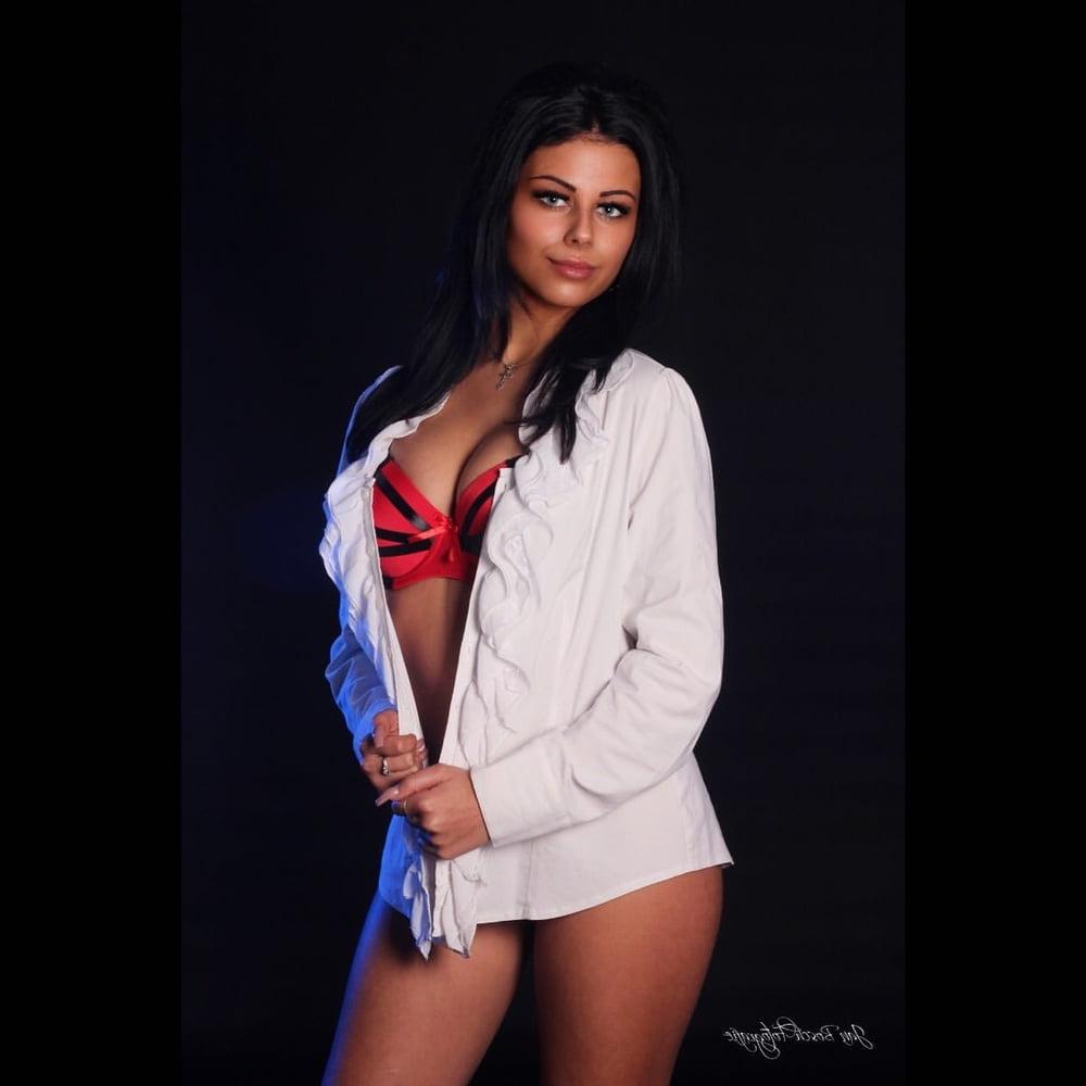 25P Beautiful Dutch Amateur Models