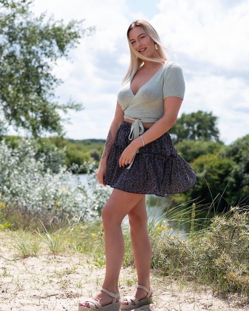 25P 2 Hot Dutch Girlfriends