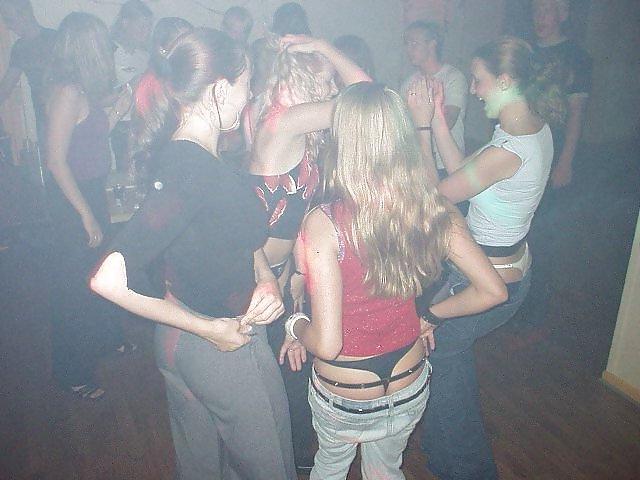 25P 100 Hidden Voyeur Tanga Panties Pics