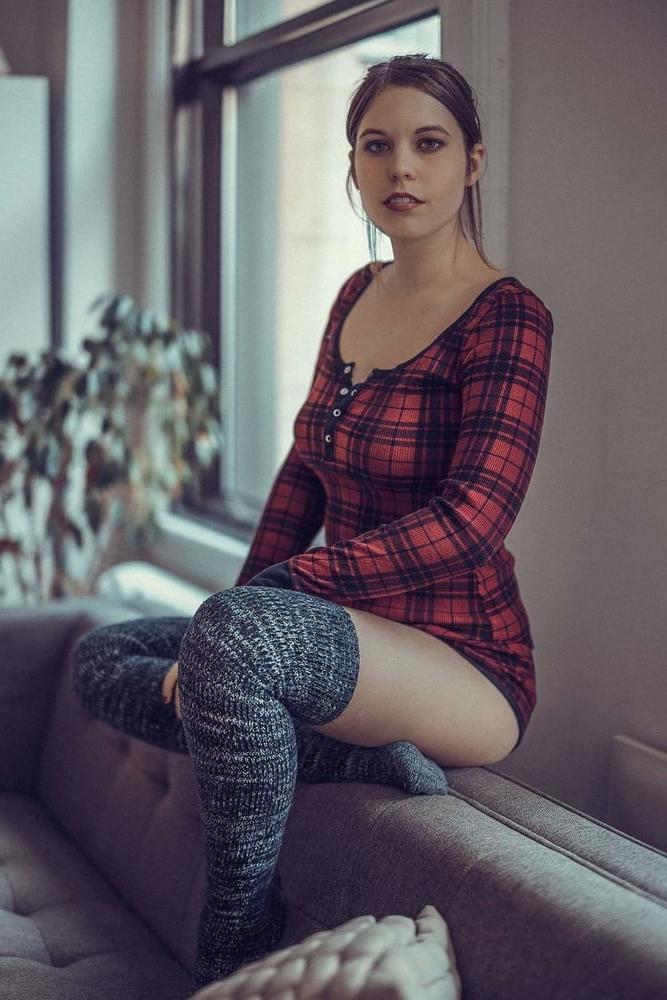 25P Canadian erotic full models-9