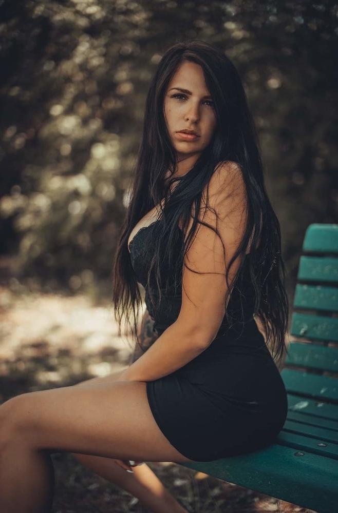 25P Canadian erotic full models-9