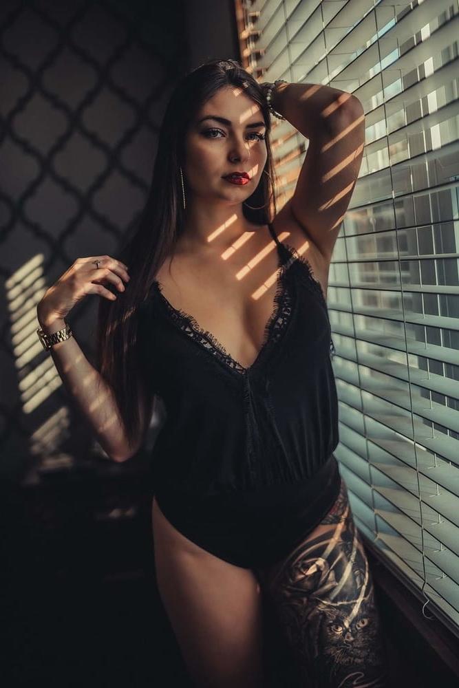 25P Canadian erotic full models-9