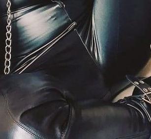 25P Leather cameltoe 12